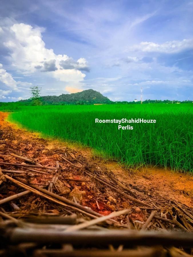 Roomstay Shahid Hou'Ze Kangar Buitenkant foto